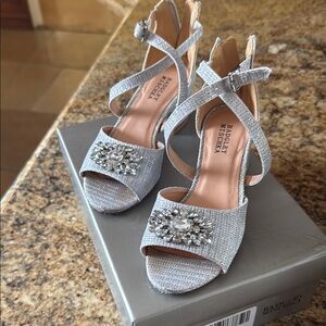Badgley Mischka Silver Strappy Heels girls